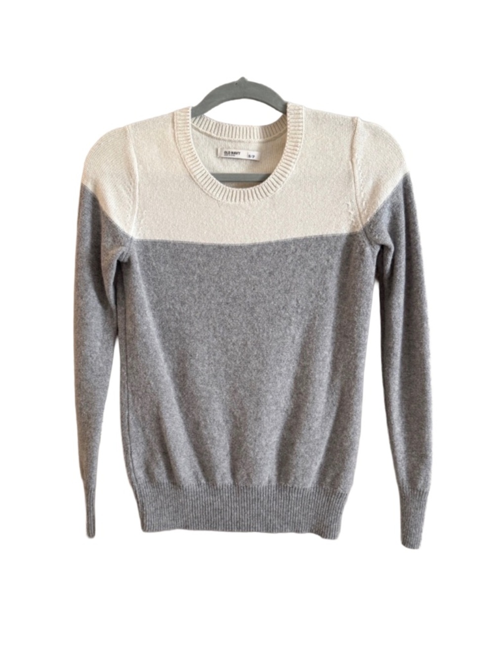 Old Navy Colorblock Crewneck Sweater 🛍️